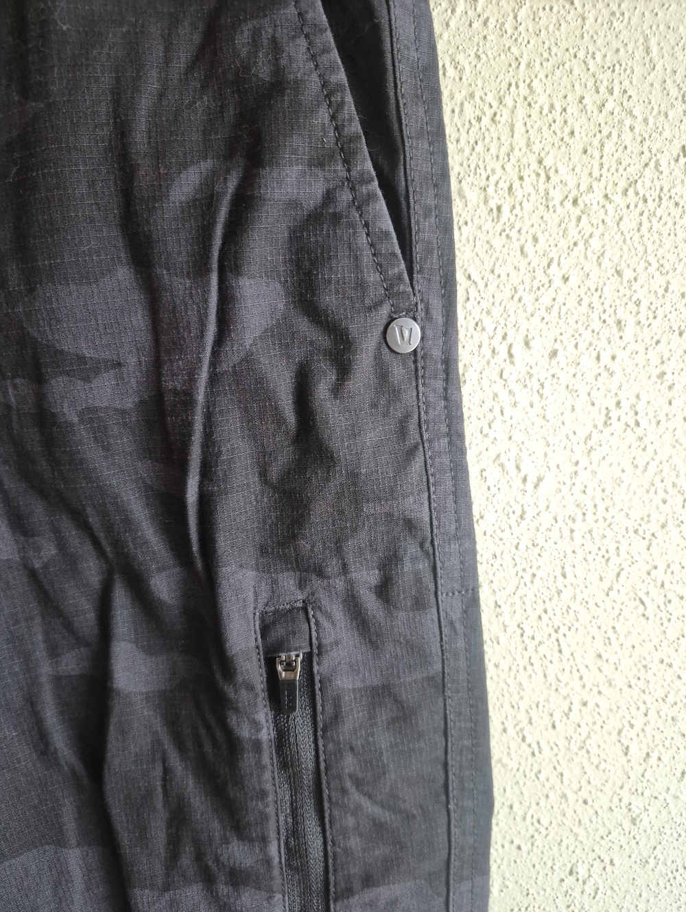 Vuori Rip Stop Black Gray Camo Pants Womens Size XS - Picture 5 of 10